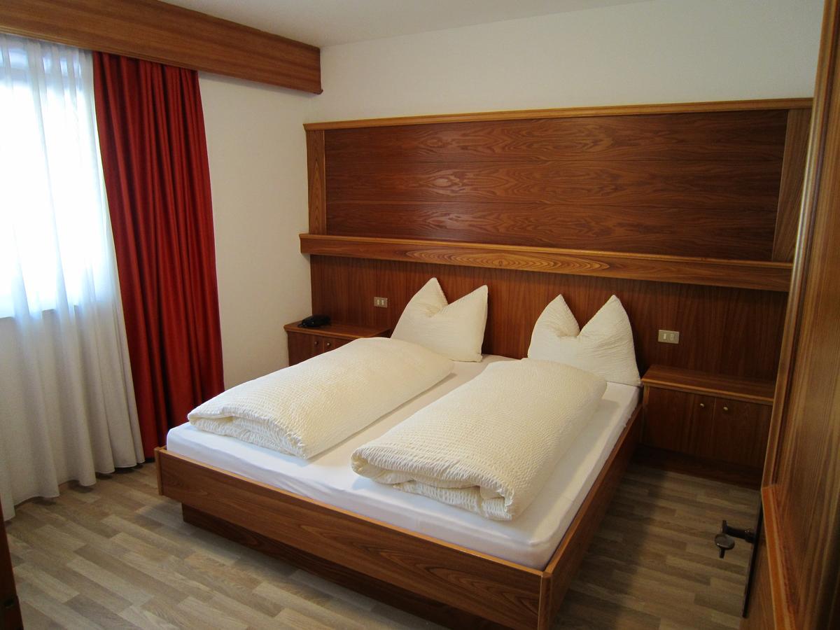 Aparthotel Garni Haus Hubertus 马莱斯韦诺斯塔 外观 照片